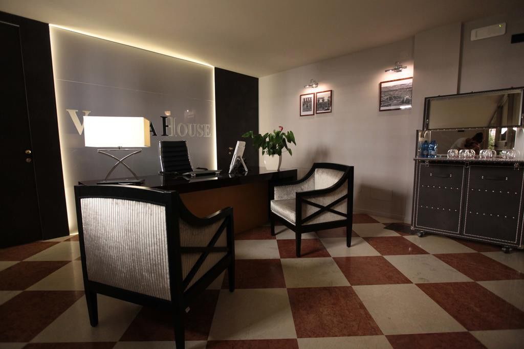 House Aparthotel